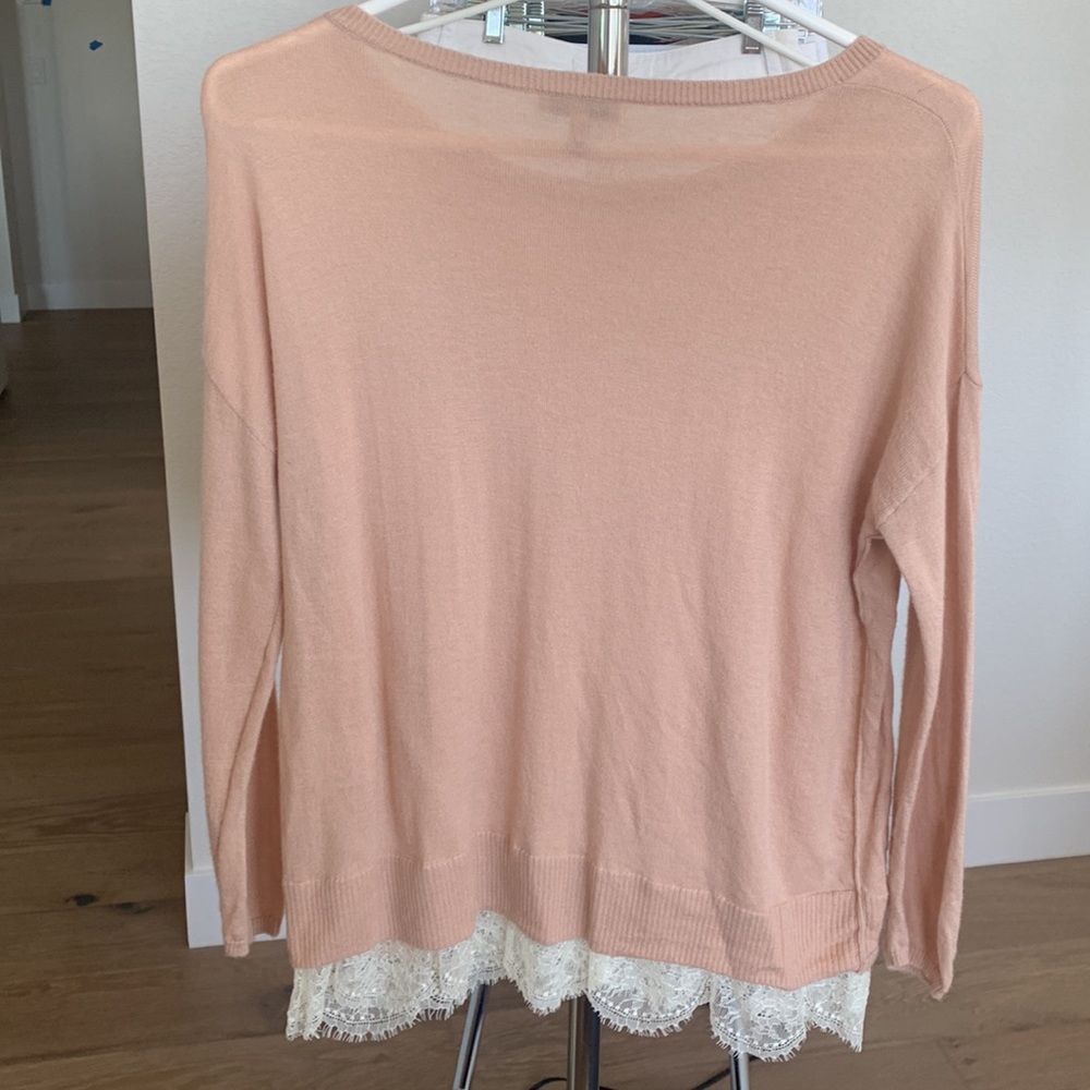 Joie Pale Pink Sweater with White Lace Bottom Hem Womens Size XS - Picture 4 of 4
